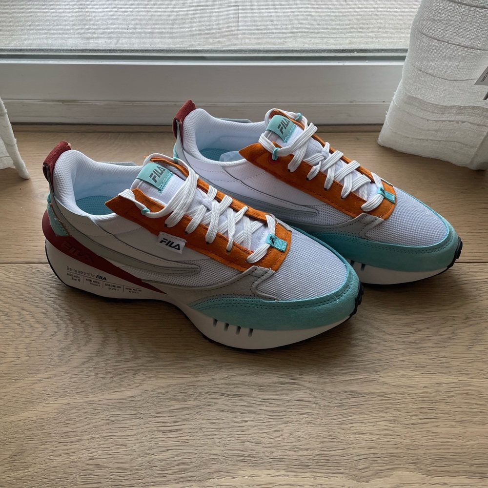 FILA RENNO N-GENERATION SIZE 9 - NEW, NEVER WORN.